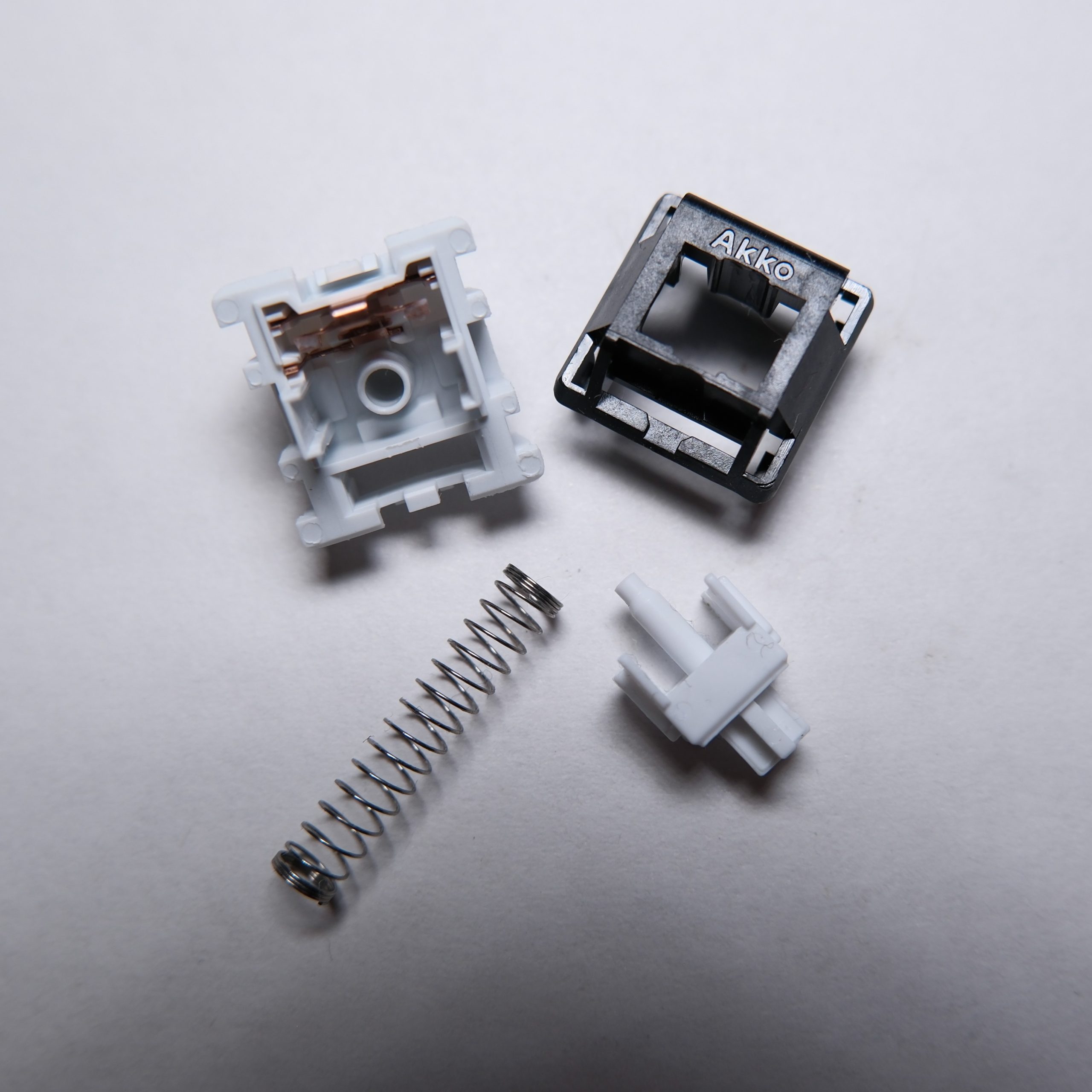 Akko Piano U1 switch disassembled.